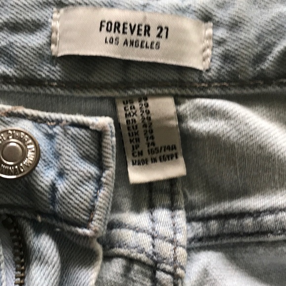 Distressed boyfriend jeans - Picture 3 of 4